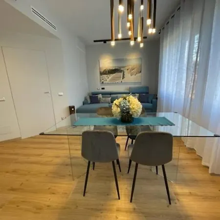 Perla Blu 迪亚诺马里纳